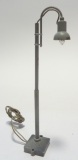 126-lampadaire-socle-carre-02