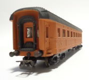 203-C-orange-toit-noir-05