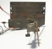 291-semaphore-a-1-aile-sur-colonne-rouge-sur-plaque-CC-06