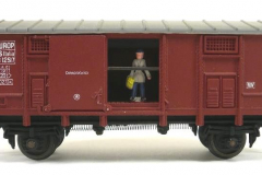 304 E