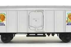 323 B